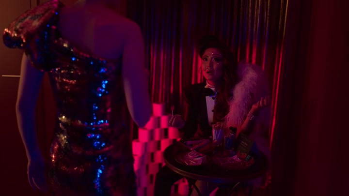 Emily_in_Paris_S02E01_WEBRip_x264-ION10_1576.jpg