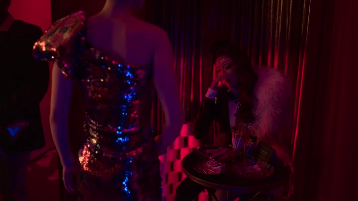 Emily_in_Paris_S02E01_WEBRip_x264-ION10_1598.jpg
