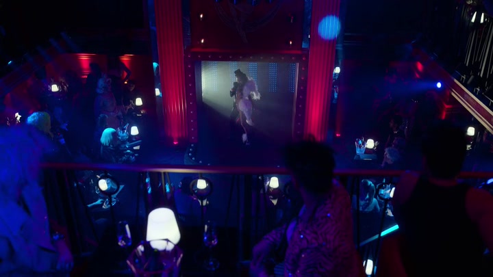 Emily_in_Paris_S02E01_WEBRip_x264-ION10_1661.jpg