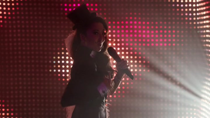 Emily_in_Paris_S02E01_WEBRip_x264-ION10_1689.jpg Emily_in_Paris_S02E01_WEBRip_x264-ION10_1689.jpg