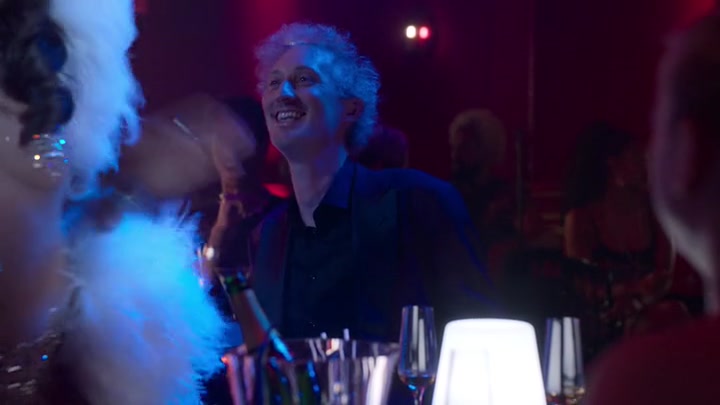 Emily_in_Paris_S02E01_WEBRip_x264-ION10_1759.jpg