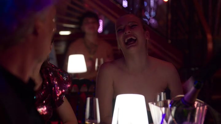 Emily_in_Paris_S02E01_WEBRip_x264-ION10_1760.jpg Emily_in_Paris_S02E01_WEBRip_x264-ION10_1760.jpg