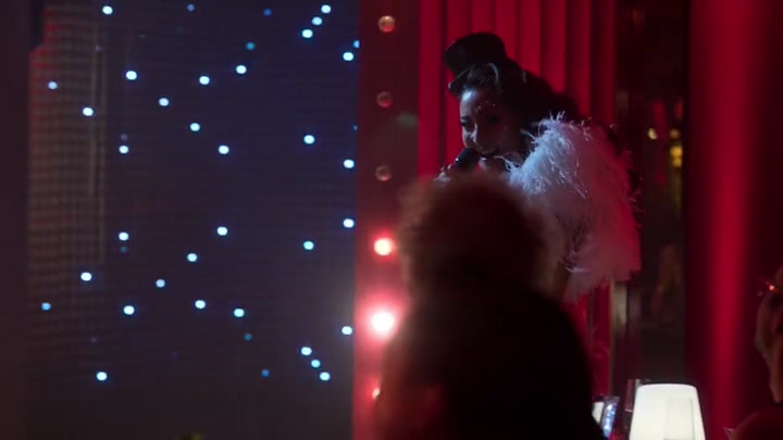 Emily_in_Paris_S02E01_WEBRip_x264-ION10_1780.jpg