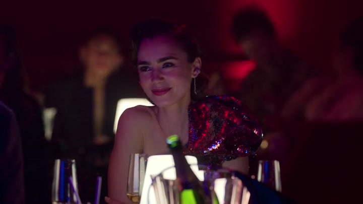 Emily_in_Paris_S02E01_WEBRip_x264-ION10_1804.jpg
