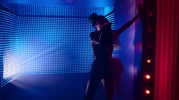 Emily_in_Paris_S02E01_WEBRip_x264-ION10_1808.jpg