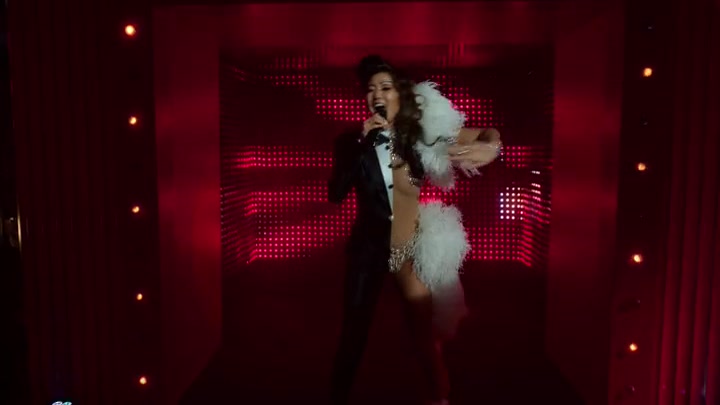 Emily_in_Paris_S02E01_WEBRip_x264-ION10_1827.jpg