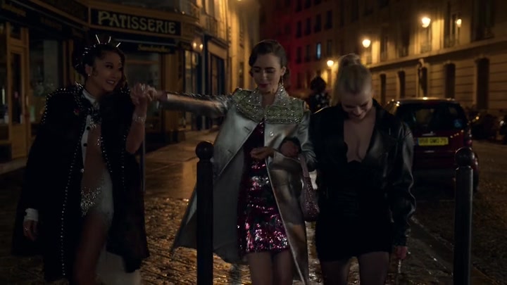 Emily_in_Paris_S02E01_WEBRip_x264-ION10_1943.jpg