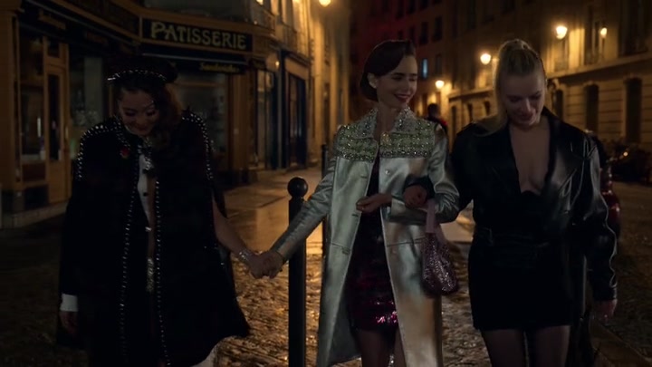 Emily_in_Paris_S02E01_WEBRip_x264-ION10_1945.jpg