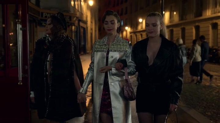 Emily_in_Paris_S02E01_WEBRip_x264-ION10_1956.jpg