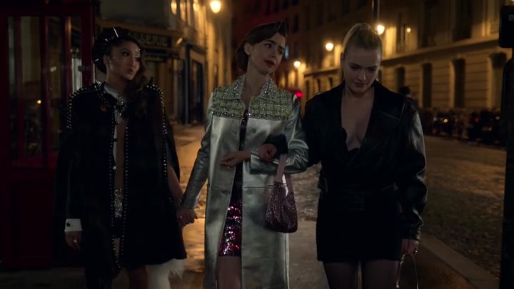 Emily_in_Paris_S02E01_WEBRip_x264-ION10_1958.jpg