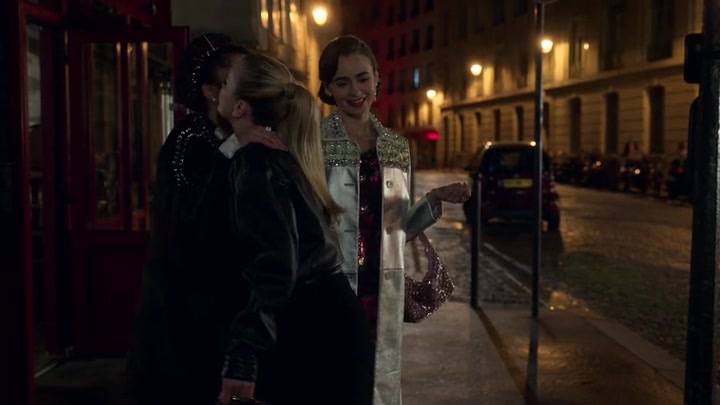 Emily_in_Paris_S02E01_WEBRip_x264-ION10_1974.jpg