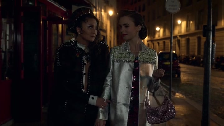 Emily_in_Paris_S02E01_WEBRip_x264-ION10_1991.jpg