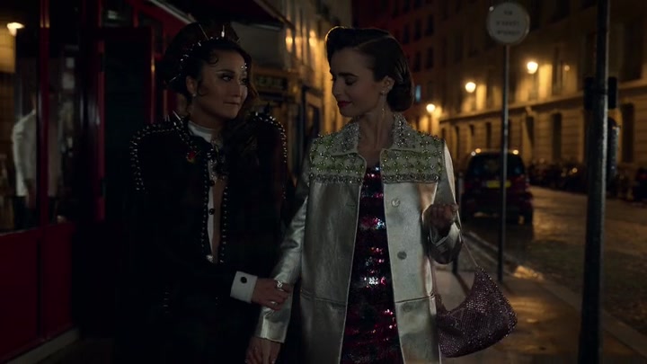 Emily_in_Paris_S02E01_WEBRip_x264-ION10_1993.jpg