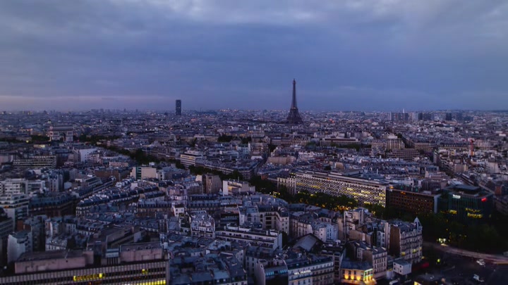 Emily_in_Paris_S02E01_WEBRip_x264-ION10_2020.jpg