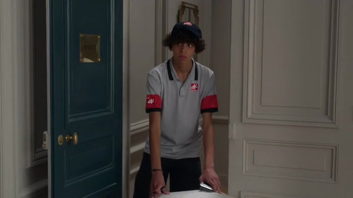 Emily_in_Paris_S02E01_WEBRip_x264-ION10_2026.jpg