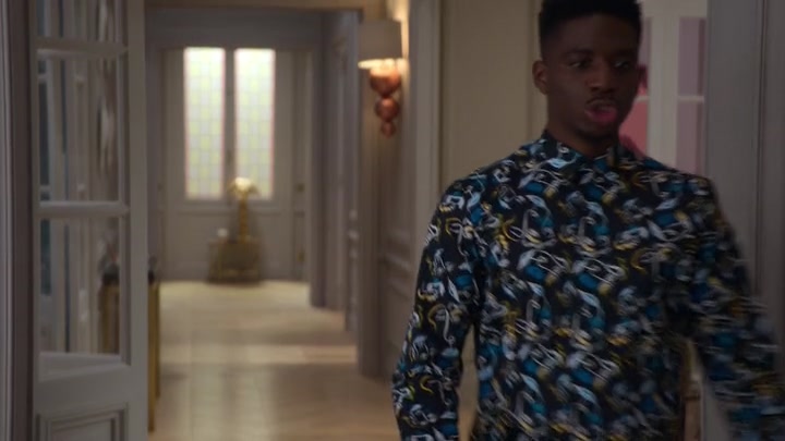 Emily_in_Paris_S02E01_WEBRip_x264-ION10_2032.jpg