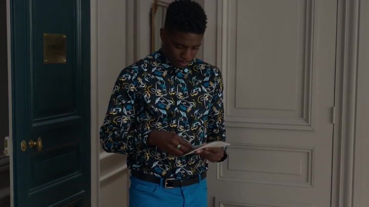 Emily_in_Paris_S02E01_WEBRip_x264-ION10_2050.jpg