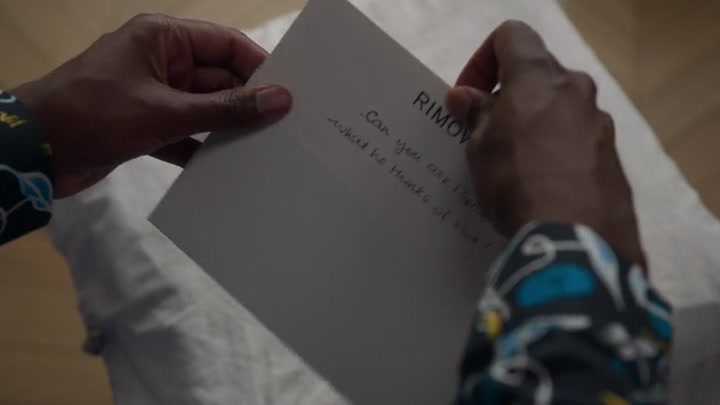 Emily_in_Paris_S02E01_WEBRip_x264-ION10_2053.jpg