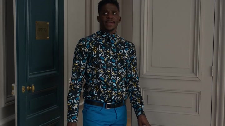 Emily_in_Paris_S02E01_WEBRip_x264-ION10_2068.jpg