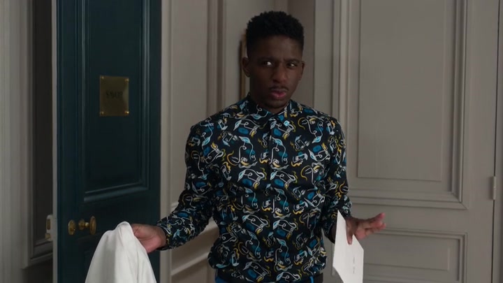 Emily_in_Paris_S02E01_WEBRip_x264-ION10_2079.jpg