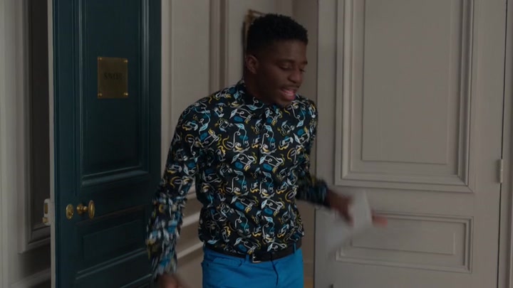 Emily_in_Paris_S02E01_WEBRip_x264-ION10_2088.jpg