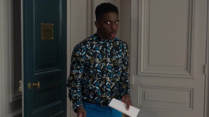 Emily_in_Paris_S02E01_WEBRip_x264-ION10_2091.jpg