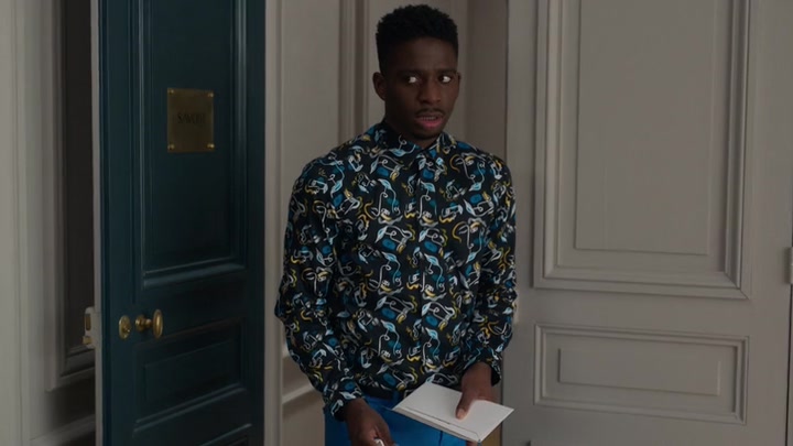 Emily_in_Paris_S02E01_WEBRip_x264-ION10_2097.jpg