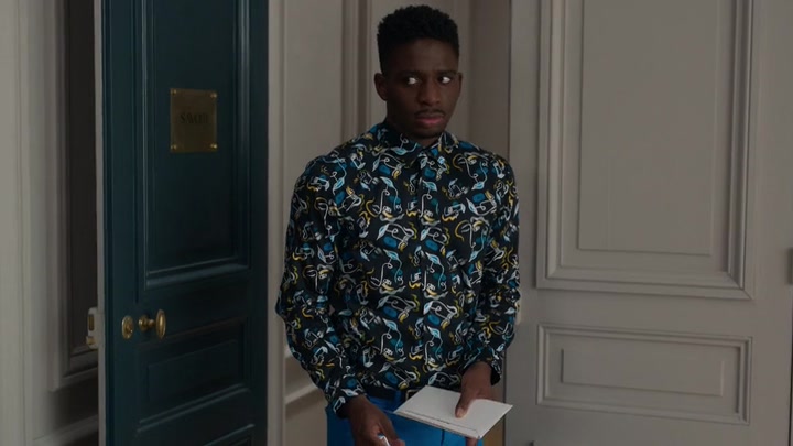 Emily_in_Paris_S02E01_WEBRip_x264-ION10_2098.jpg