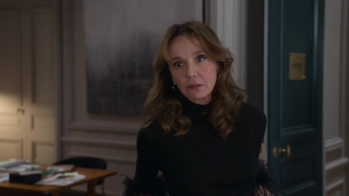 Emily_in_Paris_S02E01_WEBRip_x264-ION10_2112.jpg