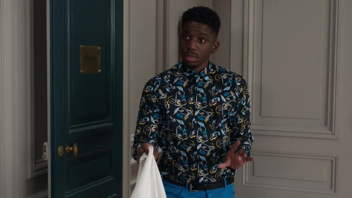 Emily_in_Paris_S02E01_WEBRip_x264-ION10_2121.jpg