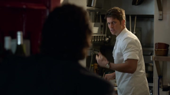 Emily_in_Paris_S02E01_WEBRip_x264-ION10_2198.jpg