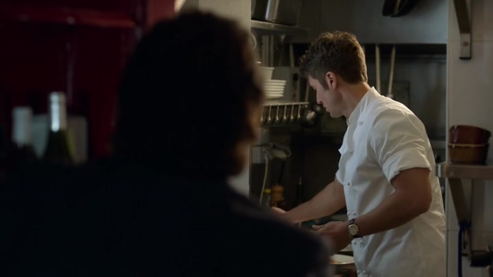 Emily_in_Paris_S02E01_WEBRip_x264-ION10_2201.jpg