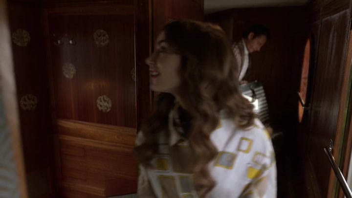 Emily_in_Paris_S02E01_WEBRip_x264-ION10_2373.jpg Emily_in_Paris_S02E01_WEBRip_x264-ION10_2373.jpg
