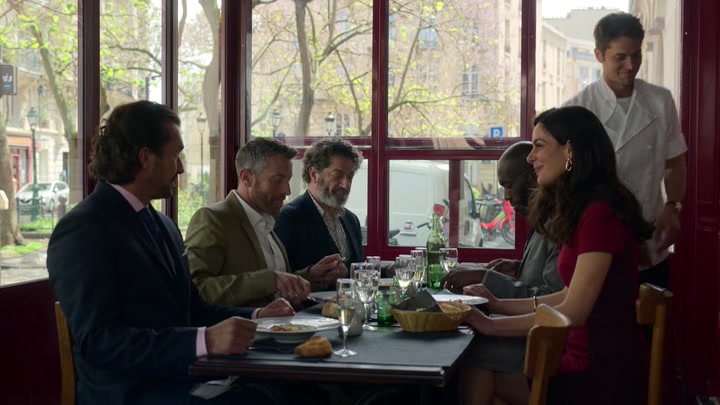 Emily_in_Paris_S02E01_WEBRip_x264-ION10_2419.jpg Emily_in_Paris_S02E01_WEBRip_x264-ION10_2419.jpg