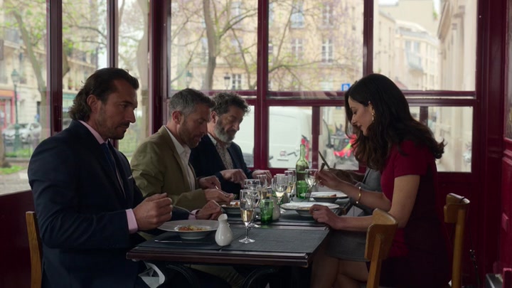 Emily_in_Paris_S02E01_WEBRip_x264-ION10_2431.jpg Emily_in_Paris_S02E01_WEBRip_x264-ION10_2431.jpg