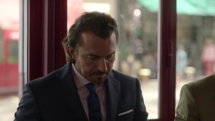 Emily_in_Paris_S02E01_WEBRip_x264-ION10_2440.jpg Emily_in_Paris_S02E01_WEBRip_x264-ION10_2440.jpg
