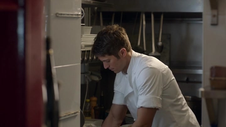 Emily_in_Paris_S02E01_WEBRip_x264-ION10_2442.jpg