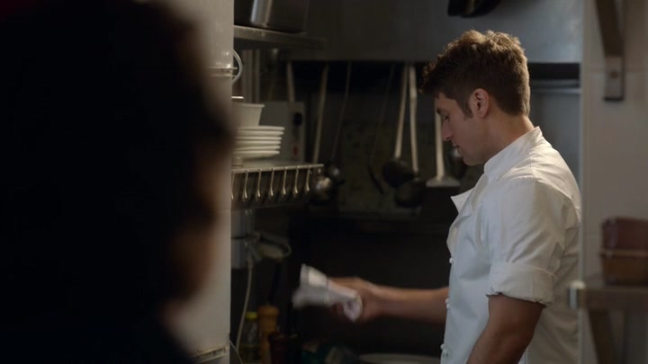 Emily_in_Paris_S02E01_WEBRip_x264-ION10_2453.jpg
