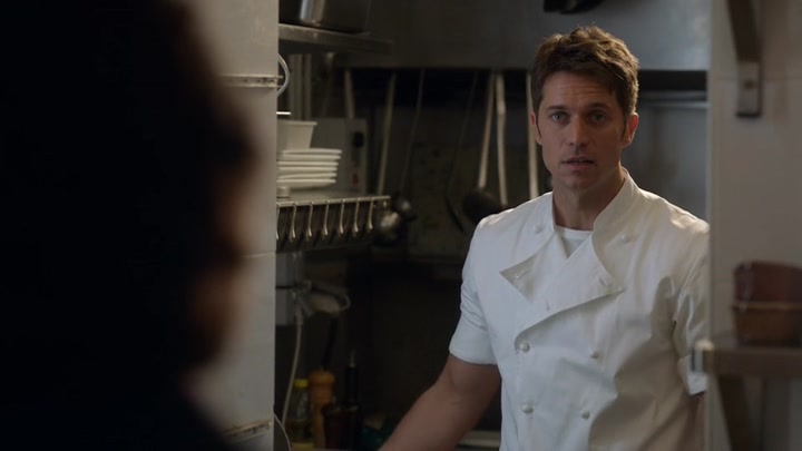 Emily_in_Paris_S02E01_WEBRip_x264-ION10_2465.jpg