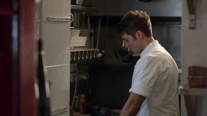 Emily_in_Paris_S02E01_WEBRip_x264-ION10_2494.jpg