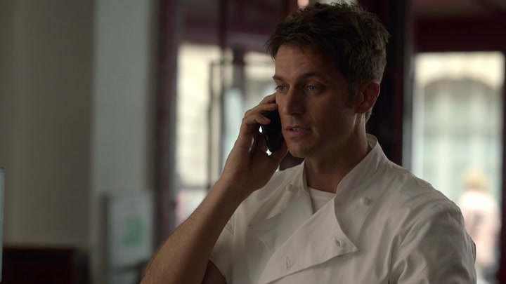 Emily_in_Paris_S02E01_WEBRip_x264-ION10_2528.jpg