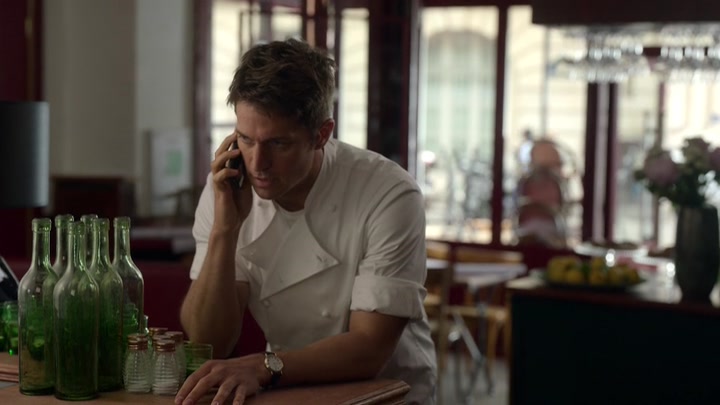 Emily_in_Paris_S02E01_WEBRip_x264-ION10_2543.jpg