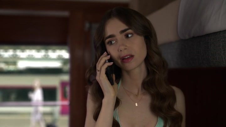 Emily_in_Paris_S02E01_WEBRip_x264-ION10_2550.jpg