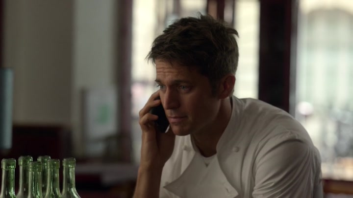 Emily_in_Paris_S02E01_WEBRip_x264-ION10_2561.jpg