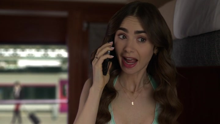Emily_in_Paris_S02E01_WEBRip_x264-ION10_2579.jpg