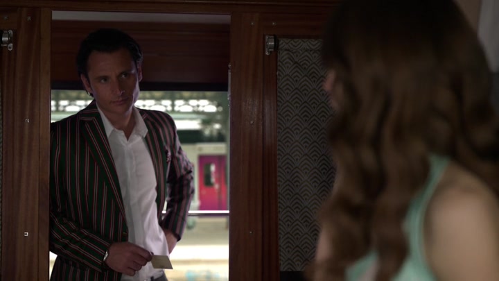 Emily_in_Paris_S02E01_WEBRip_x264-ION10_2607.jpg Emily_in_Paris_S02E01_WEBRip_x264-ION10_2607.jpg