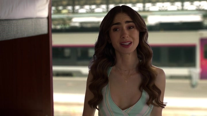 Emily_in_Paris_S02E01_WEBRip_x264-ION10_2647.jpg Emily_in_Paris_S02E01_WEBRip_x264-ION10_2647.jpg