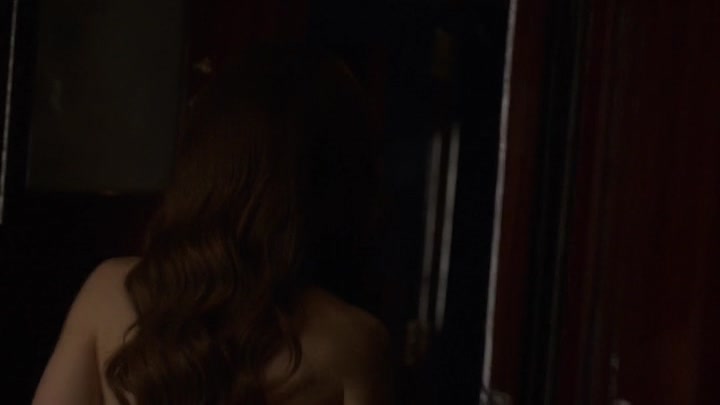 Emily_in_Paris_S02E01_WEBRip_x264-ION10_2707.jpg
