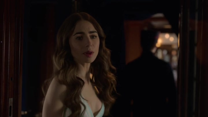 Emily_in_Paris_S02E01_WEBRip_x264-ION10_2713.jpg