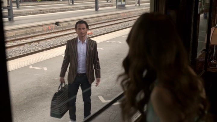 Emily_in_Paris_S02E01_WEBRip_x264-ION10_2723.jpg Emily_in_Paris_S02E01_WEBRip_x264-ION10_2723.jpg